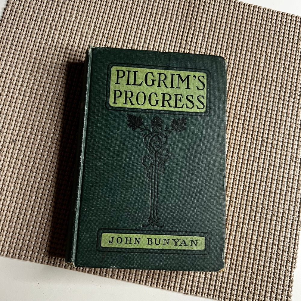 The Pilgrims Progress John Bunyan Grosset & Dunlap Vintage Green Hardcover Book